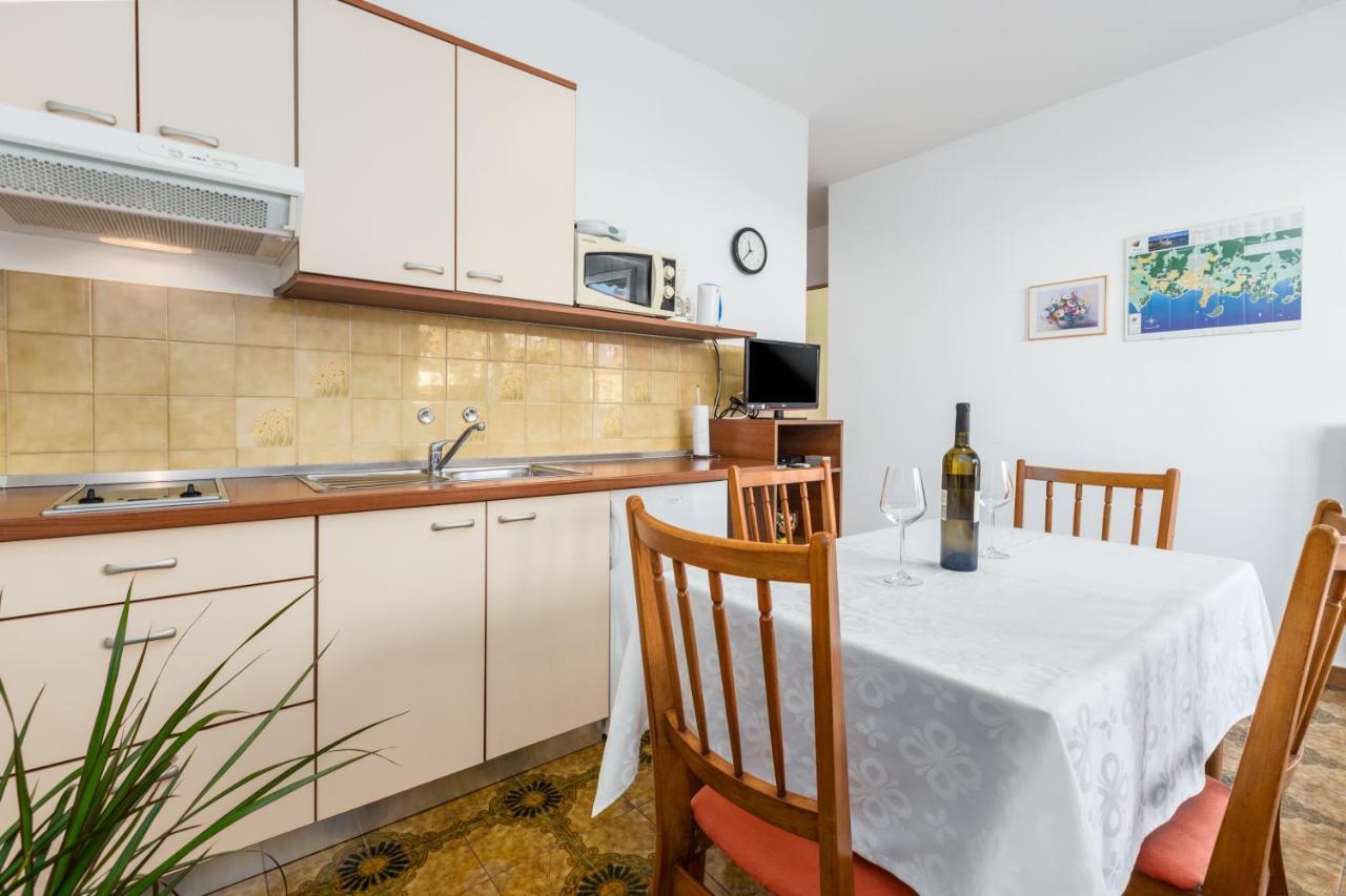 Apartments Maria Пореч Экстерьер фото