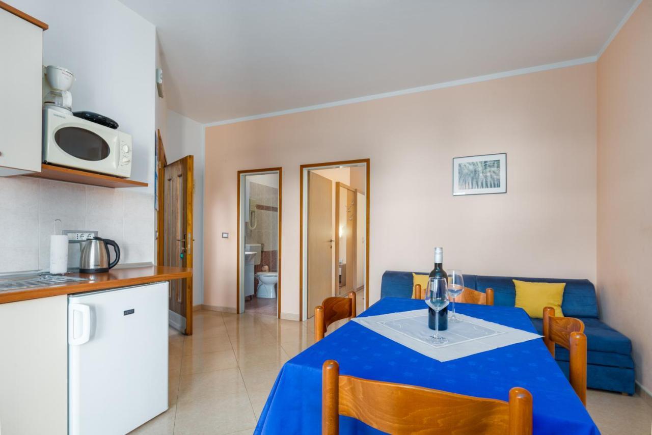 Apartments Maria Пореч Экстерьер фото