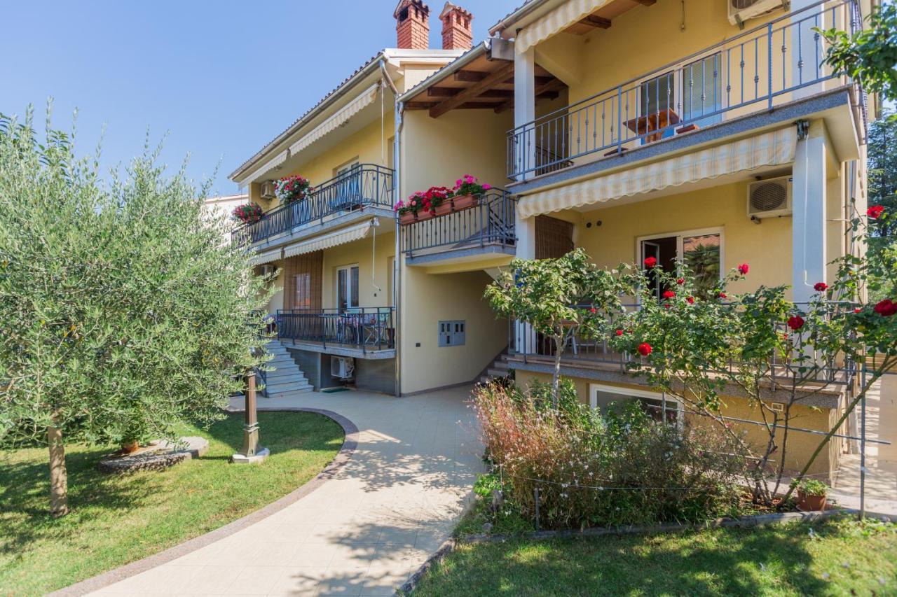 Apartments Maria Пореч Экстерьер фото