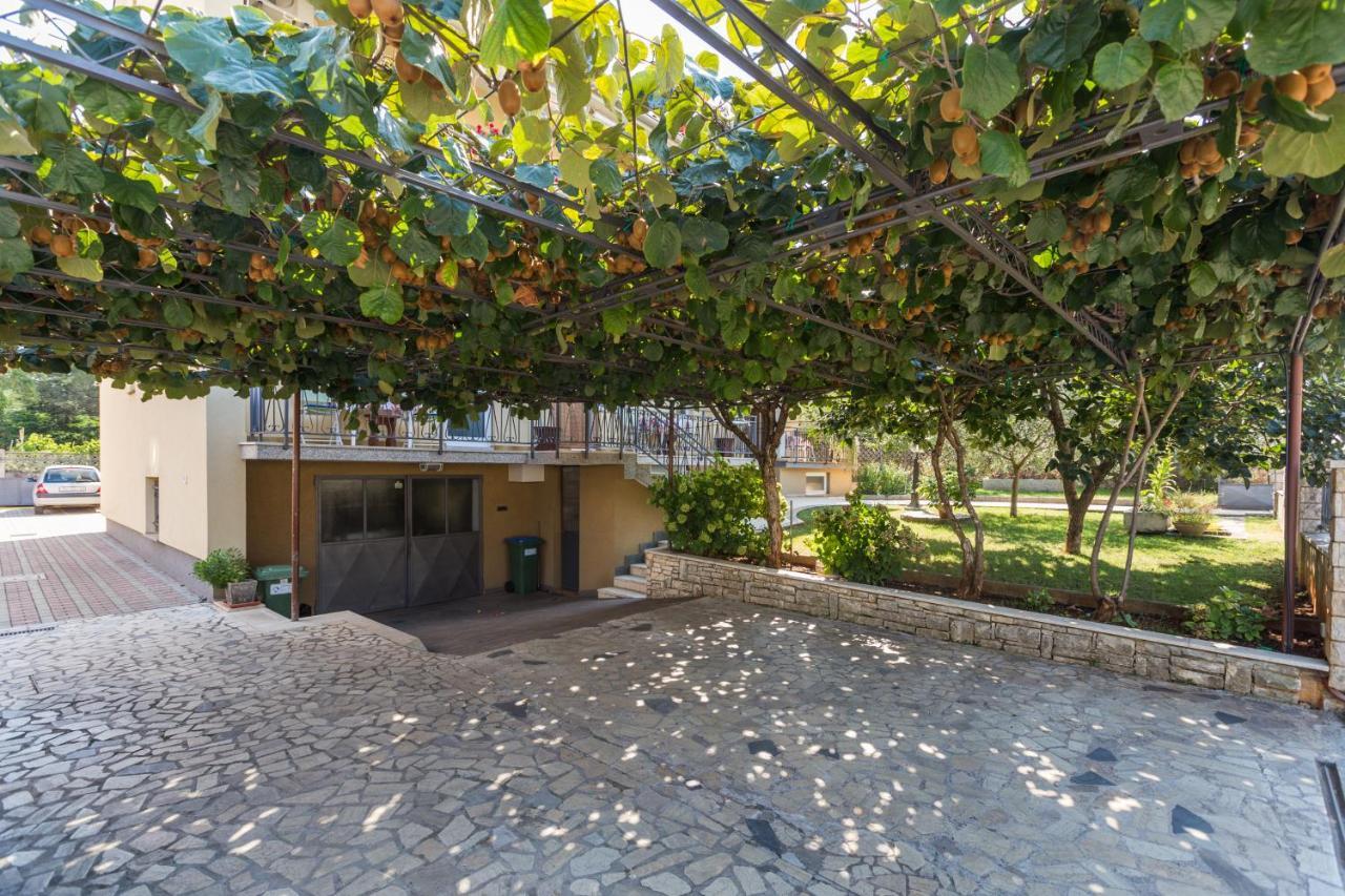 Apartments Maria Пореч Экстерьер фото