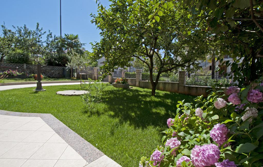 Apartments Maria Пореч Экстерьер фото