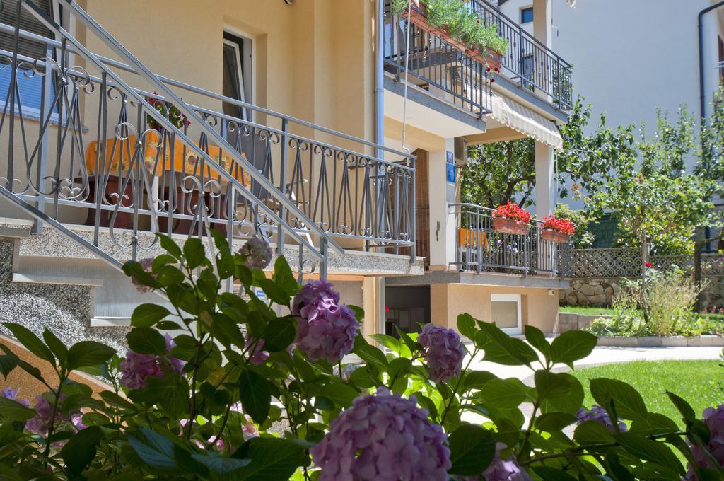 Apartments Maria Пореч Экстерьер фото